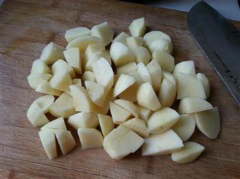 无酱油版土豆烧排骨的做法步骤3