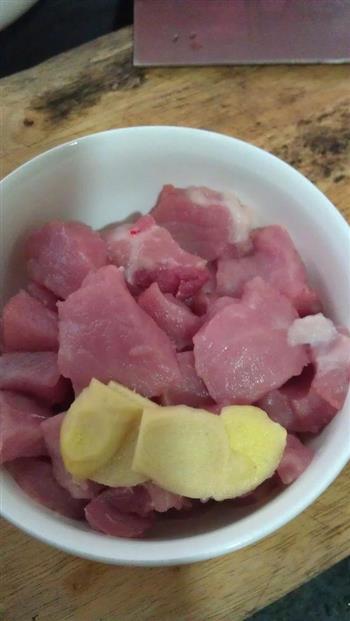 泥鳅瘦肉百合山药枸杞汤-小丽家常菜的做法步骤1