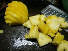 菠萝排骨的做法步骤1