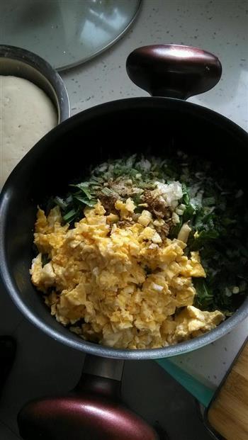 韭菜鸡蛋包子的做法步骤3