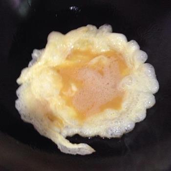 韭黄炒蛋的做法步骤1