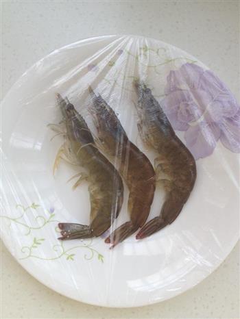 三文鱼沙拉 宝宝小辅食的做法步骤2