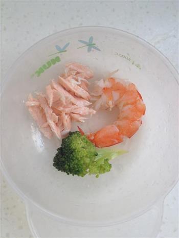 三文鱼沙拉 宝宝小辅食的做法步骤5