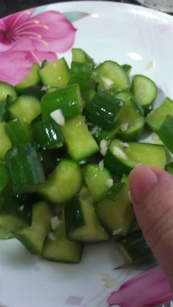 凉拌黄瓜-小丽家常菜的做法步骤3