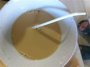 自制原味奶茶的做法步骤4