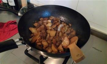 土豆莲藕红烧肉的做法步骤4