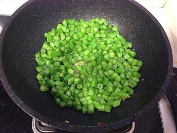 榄菜肉碎四季豆的做法图解6