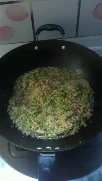 扁豆焖饭的做法步骤3