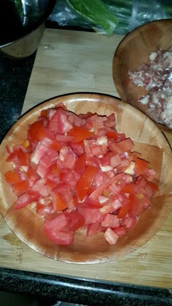 西红柿肉沫炒玉米的做法步骤1