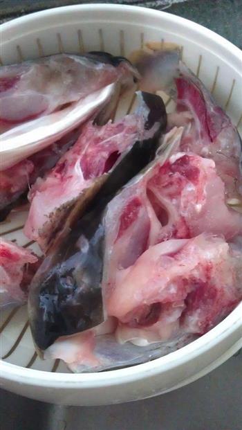 沙姜鱼头煲-小丽家常菜的做法步骤1
