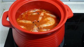 冬季来碗酸辣解馋的泰式冬阴功汤吧的做法步骤1