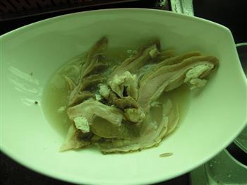 潮汕咸菜猪肚汤的做法步骤1