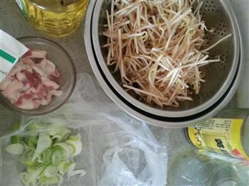 豆芽炒肉的做法步骤1