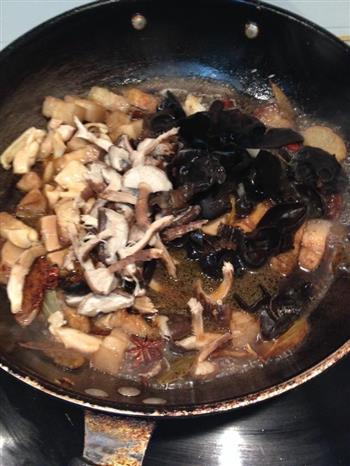 墨鱼香菇炖肉的做法图解7