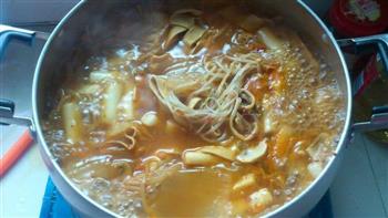 泡菜牛肉海鲜汤的做法步骤18