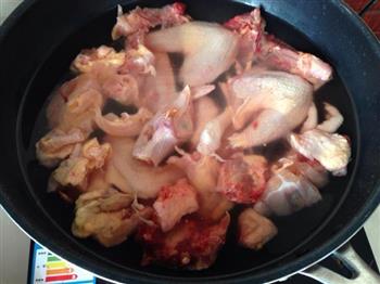 茶树菇炖鸡的做法步骤3