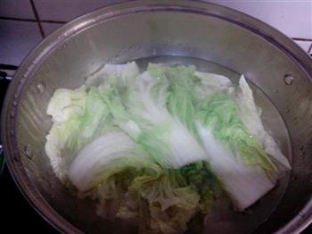 电饭煲  清蒸白菜卷的做法步骤1