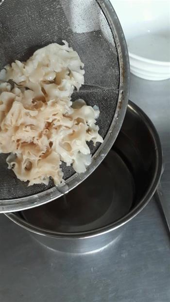 荷鲜菇鲜鲍鱼沙拉的做法图解3