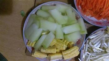 冬瓜玉米排骨汤的做法步骤1