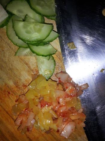 沙拉酱金枪鱼三明治的做法图解2