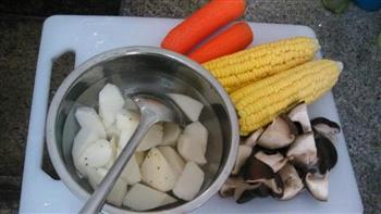 养生胡萝卜山药排骨汤的做法步骤2
