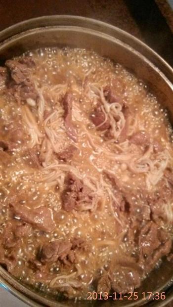 黑椒牛肉烩金针菇的做法步骤1