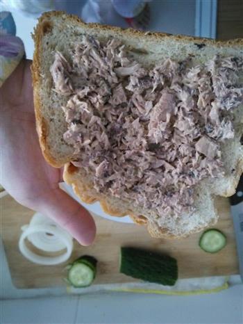 金枪鱼全麦面包三明治的做法步骤8