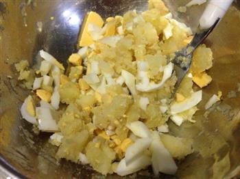 吞拿土豆鸡蛋色拉的做法图解1