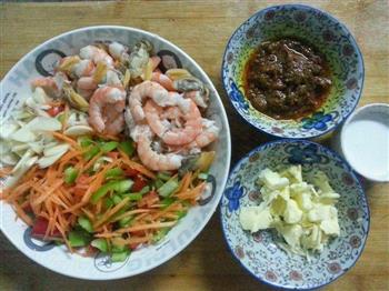 海鲜咖喱焗饭的做法图解1