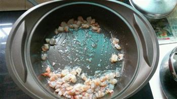 葱花虾仁炒蛋的做法步骤3