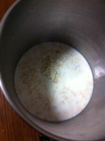香蕉牛奶燕麦粥的做法步骤1