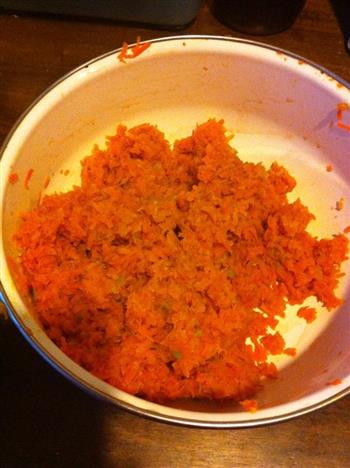 牛肉胡萝卜饺子的做法图解2
