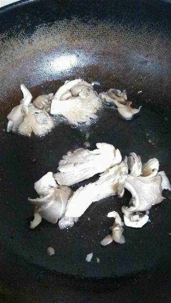 椒盐蘑菇的做法步骤4