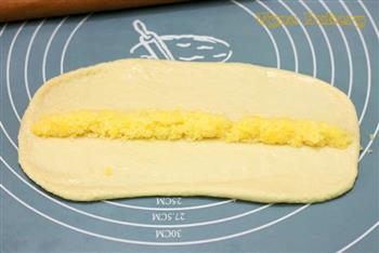 切切变-椰蓉花形面包的做法图解4