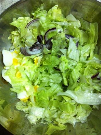 金枪鱼蔬菜沙拉的做法步骤1