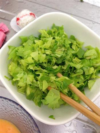 西芹叶紫菜蛋汤的做法步骤1