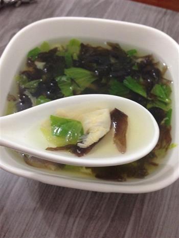 西芹叶紫菜蛋汤的做法步骤2