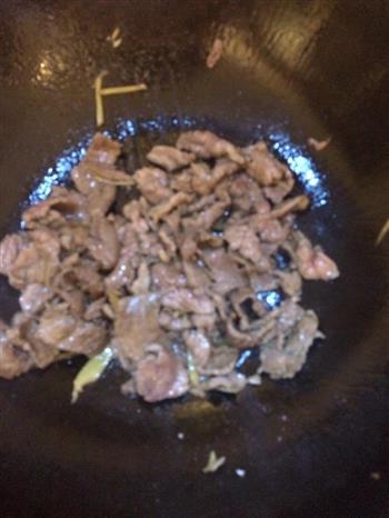 芹菜炒肉片的做法步骤3