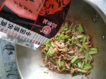 青椒炒肉丝的做法步骤9