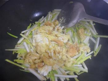 蒜黄炒鸡蛋的做法步骤4