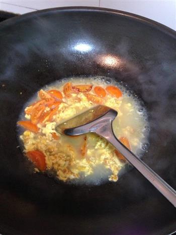 西红柿炒蛋汤煮菠菜汁面疙瘩的做法步骤6