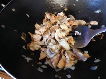 蘑菇鸡肉芝士焗饭 Chicken Casserole的做法步骤3