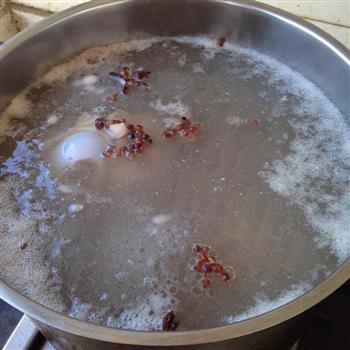浓浓暖暖冬天的味道-棒骨萝卜汤煲的做法步骤2