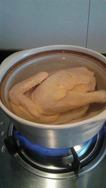 红枣藕片香菇炖鸡汤的做法步骤1