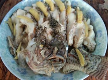 简易清蒸福寿鱼的做法步骤3