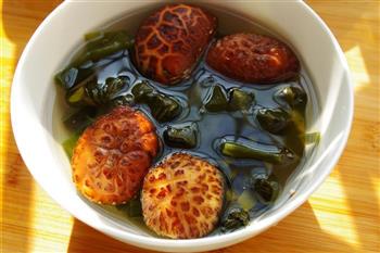 什蔬花菇鸡汤-极度鲜美，挑战你的味蕾的做法图解2