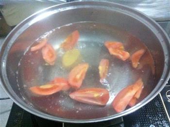 番茄鸡汤面的做法步骤5