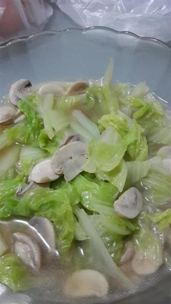 感冒食谱-大白菜炖蘑菇的做法图解3