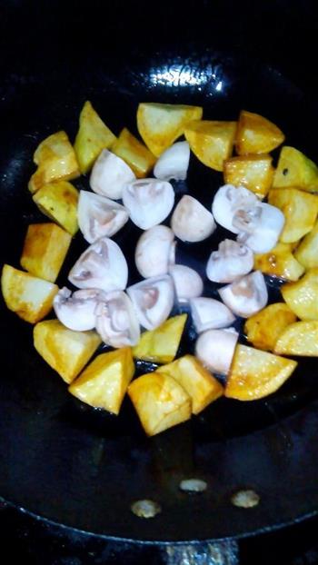 香煎土豆蘑菇的做法步骤4