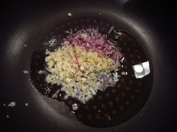 淡咖喱鸡汤面的做法步骤2